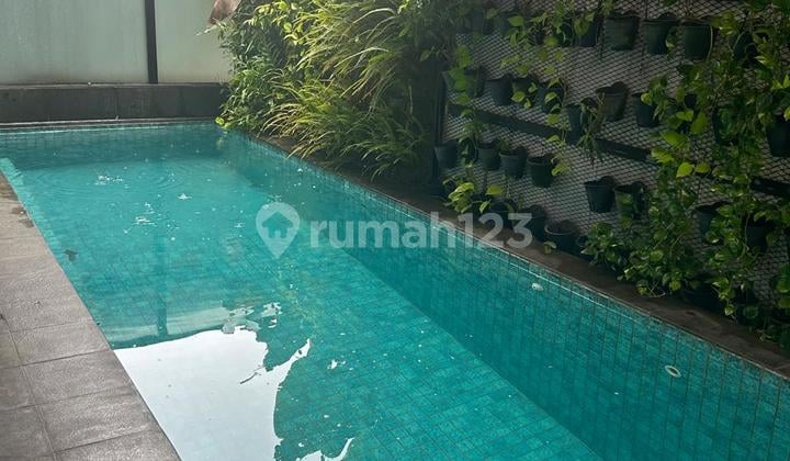 Rumah Dekat Fresh Market Bintaro - Siap Huni dengan Private Pool di Cluster Premium Bintaro Sektor 9