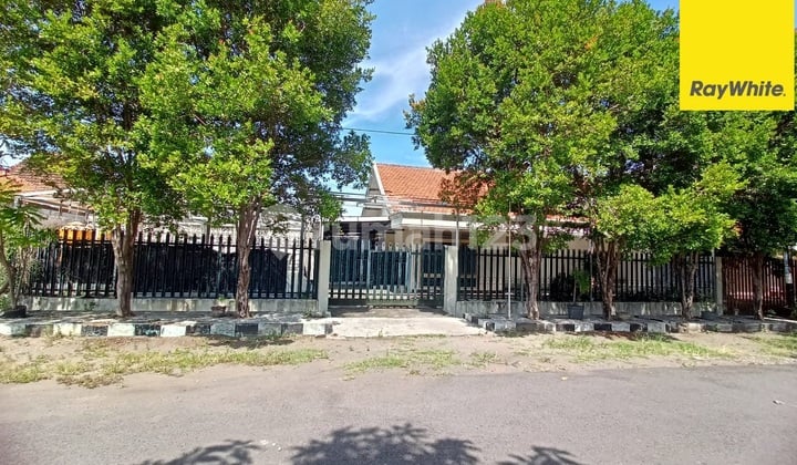 Dijual Rumah di Tenggilis Mejoyo Selatan Surabaya Dijual Rumah di Tenggilis Mejoyo Selatan Surabaya