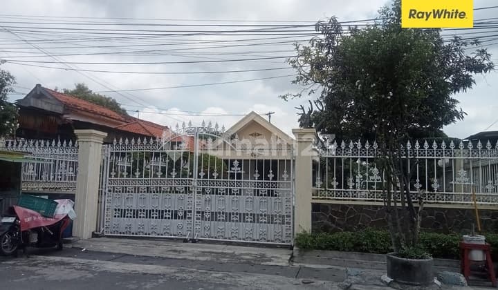 House for Sale on Petemon Barat Street Surabaya