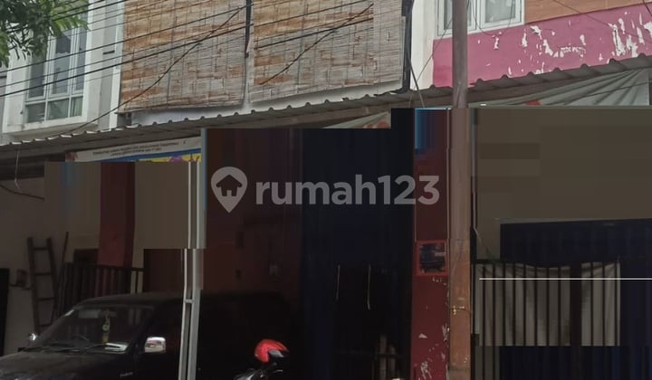 Two-Story Shop House for Sale on Jalan Sidosermo, Surabaya Two-Story Shop House for Sale on Jalan Sidosermo, Surabaya