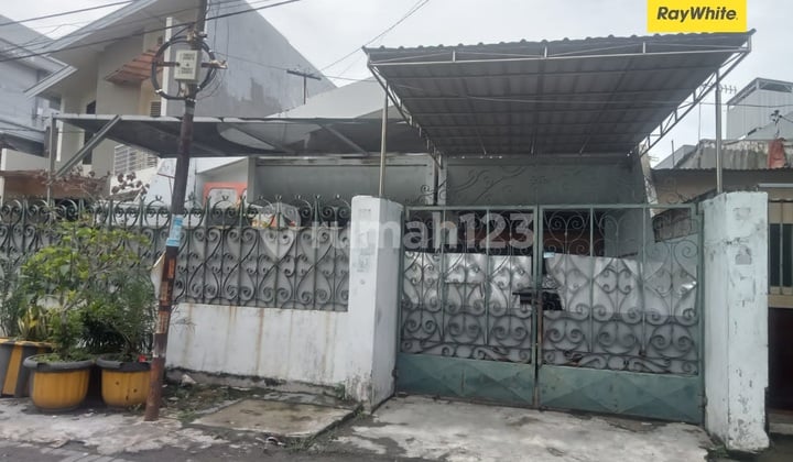 House for Sale on Tempel Street, Sukorejo, Central Surabaya