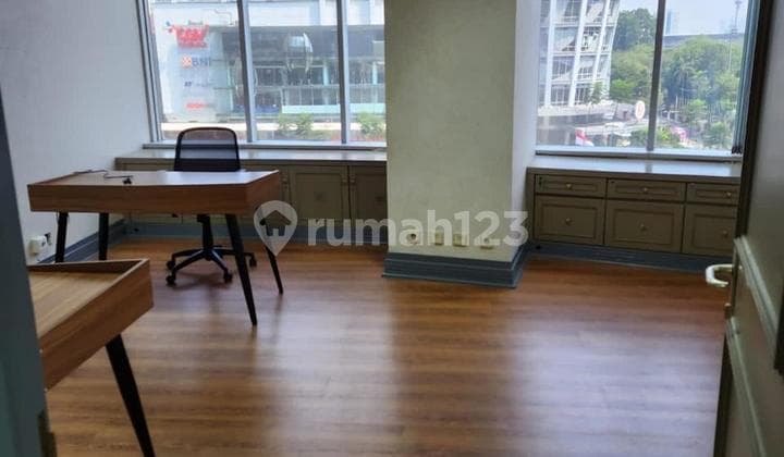 disewakan office space luas 218 semi furnished menara sudirman jakarta selatan