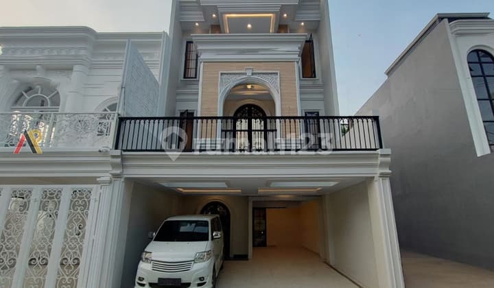 Rumah Mewah 3 Lantai Rooftop Kolam Renang Jagakarsa Jakarta Selatan