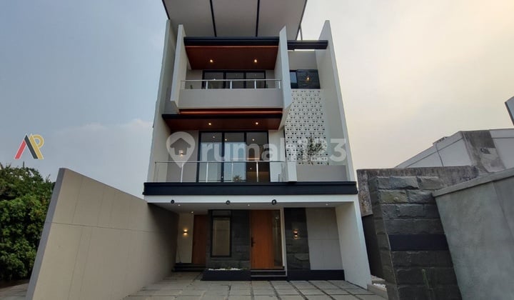 Rumah 3 Lt Rooftop Private Pool Pasar Minggu Jakarta Selatan