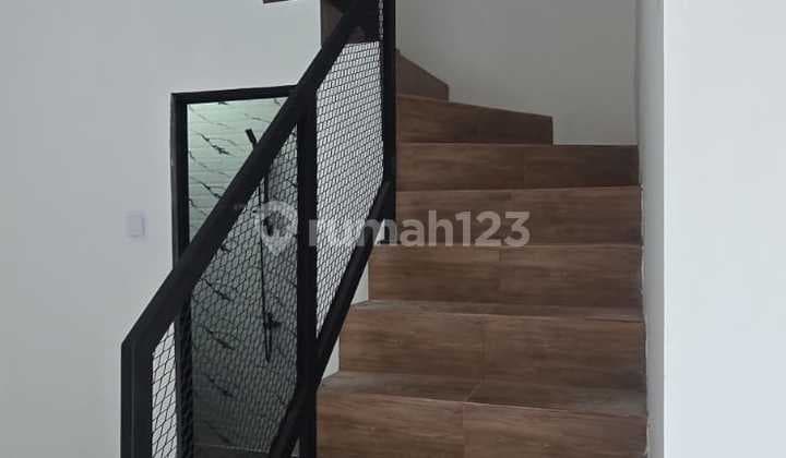 Rumah Cantik 2 Lantai Siap Huni Harapan Indah 1 - SHM