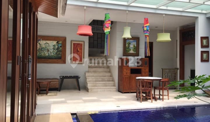 Rumah Modern Fasad Rumah Menarik Akses Bagus di Gandaria