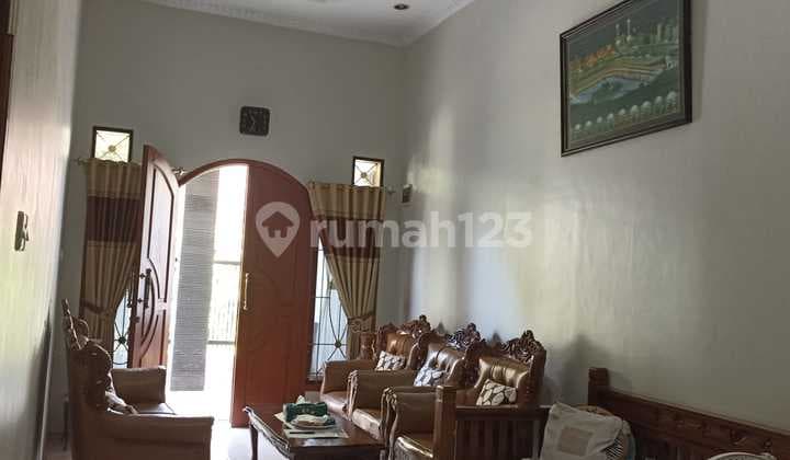 Rumah Asri 2 Lantai Terawat Bonus Pavilyun di Depok