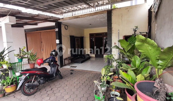 Rumah di Pinggir Jalan Raya Sangat Bagus untuk Usaha
