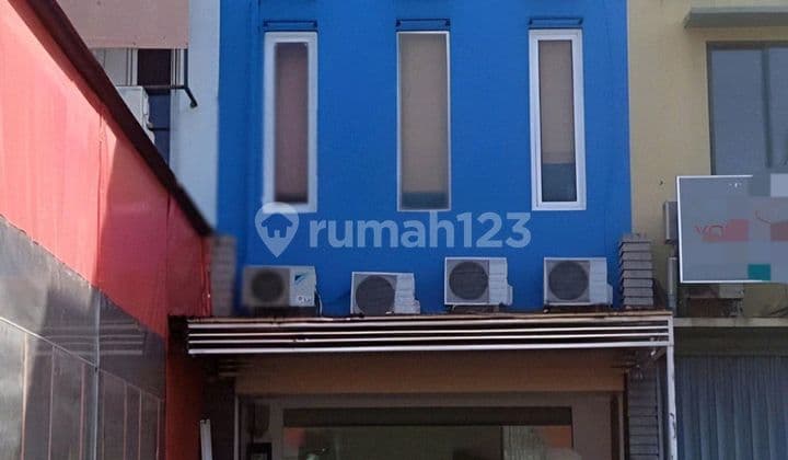 For Sale 3-Story Shophouse in Strategic Location Cipete Raya