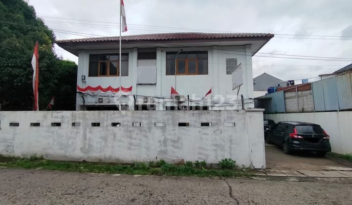 Rumah Besar Cocok Untuk Hunian Atau Usaha