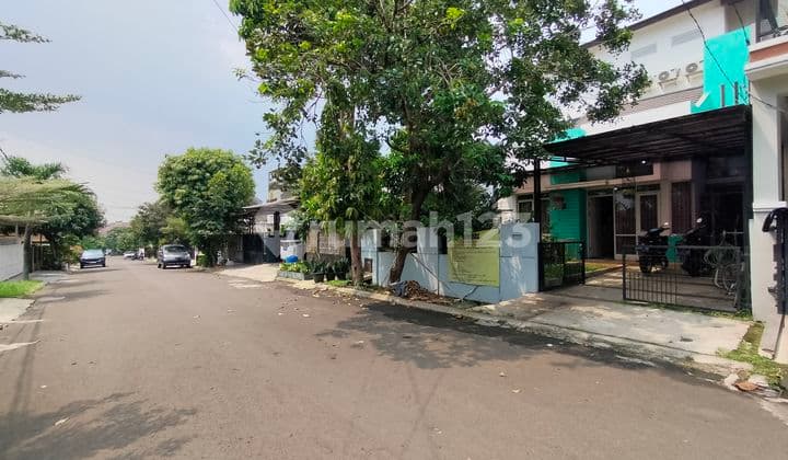 Hunian 5 Kamar Tidur yang Nyaman di Viladago di Pamulang