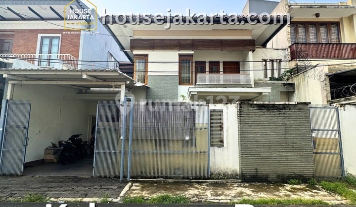 Bebas Banjir, Rumah, 2 Lantai, SHM