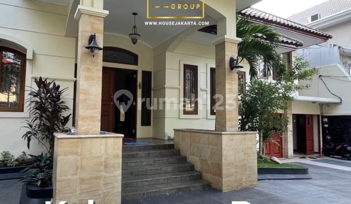 Siap Huni, Rumah, 2 Lantai, SHM, di Kebayoran Baru