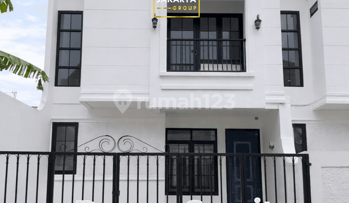 Bebas Banjir, Rumah, 2 Lantai, SHM, Dekat Akses Tol