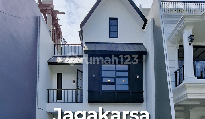 Nice Semi Furnished House with SHM in Jagakarsa, South Jakarta