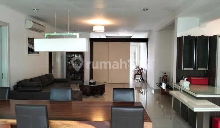 Rumah Dijual Mewah 3 Lantai Bagus Area Setra Sari Bandung