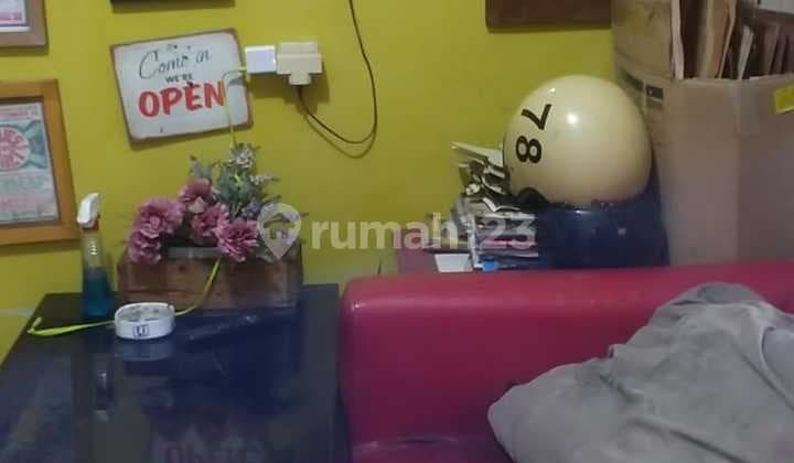 Rumah 1 Lantai Tidak Masuk Mobil di Sayap Gatot Subroto