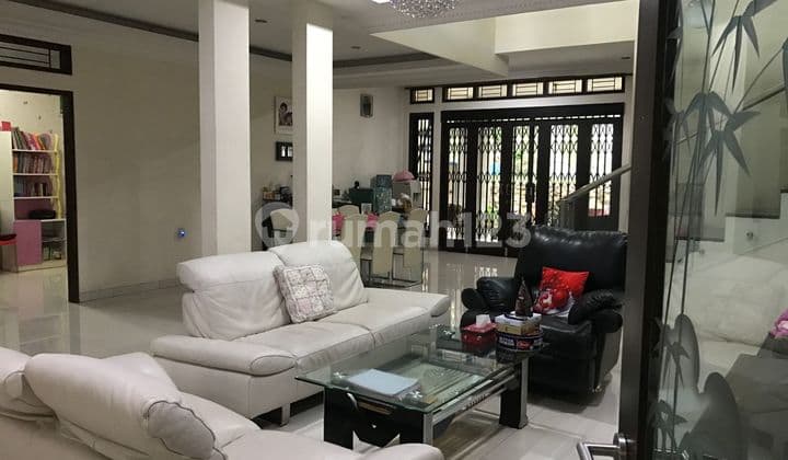 Dijual Rumah 2 Lantai Bagus Ada Kamar Pembantu Area Pasteur