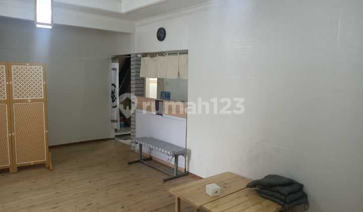 Dijual Rumah Strategis Di Area Margahayu Raya