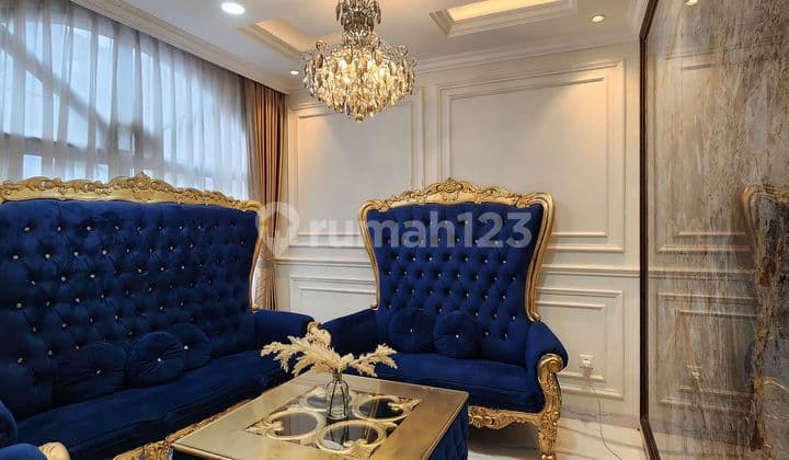 Rumah Mewa Eropa Klasik 3 Lantai Area Antapani Bandung