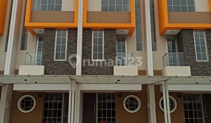 Rumah PIK 2 Termurah 4,5x10 3Lantai BISA KPR Siap Huni