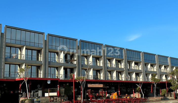 Ruko PIK 2 4,5x18 Hadap Patung Naga Kondisi Tersewa