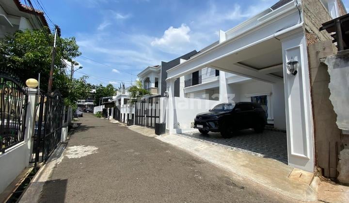 Rumah Brand new Luas 154 meter 2 lantai 4 Kamar tidur Bagus di Pondok Bambu Jakarta Timur