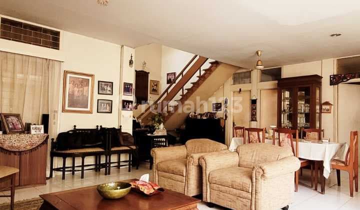 House 400 square meters 2 floors unfurnished can fit 4 cars in Cempaka Putih residential complex, Central Jakarta