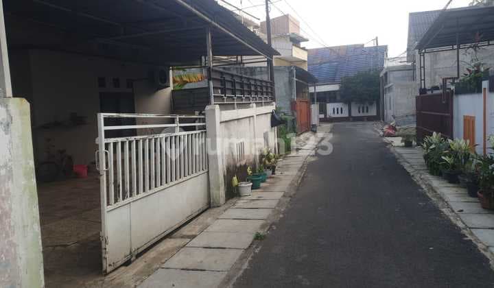 Rumah Siap Huni Luas 211 meter Kawasan Bebas Banjir Di Cipayung Jakarta Timur