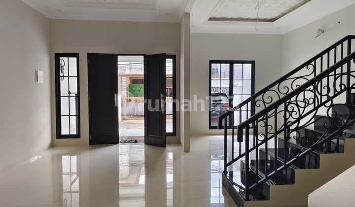 Rumah brandnew 7x18 meter minimalis bagus siap huni semifurnished di komplek perumahan Pondok Bambu jakarta timur