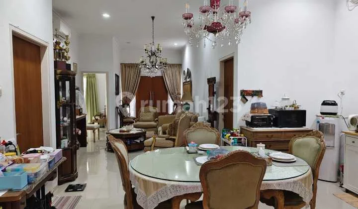 Rumah Cluster di Lebak Bulus Siap Huni Nyaman Luas 200 Meter 1,5 Lantai Garasi 2 Mobil di Jakarta Selatan