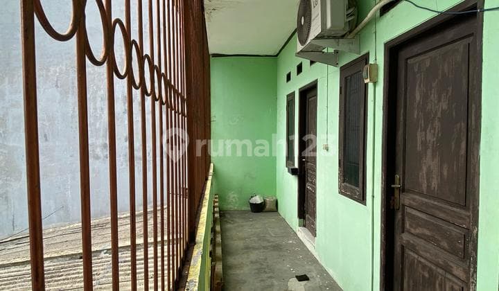 House Suitable for Boarding House, Quick Sale 2 Floors 7X19 Meters in Gunung Sahari, Central Jakarta
