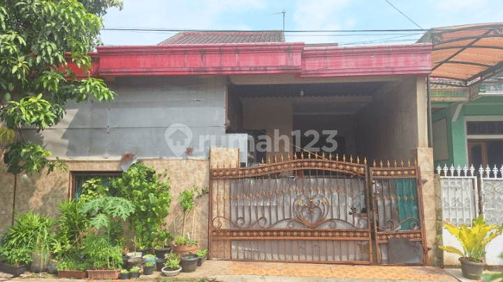 Rumah 2 Lantai Luas 150 meter depan taman cocok untuk usaha lokasi di Perumahan kompas Daerah Tambun, Bekasi