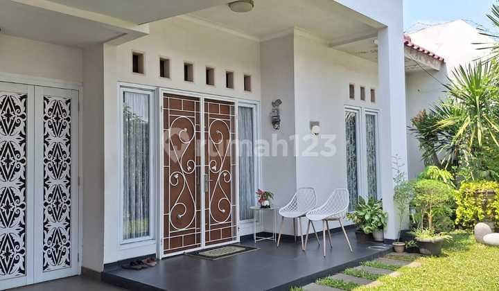 Rumah Bagus Dibawah Harga Pasar Luas 200 Meter 1,5 Lantai Siap Huni Garasi bisa 2 Mobil di Cluster Jakarta Selatan