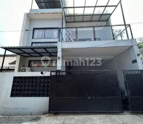 Rumah Minimalis Cantik Siap Huni Dalam Komplek Cisaranten