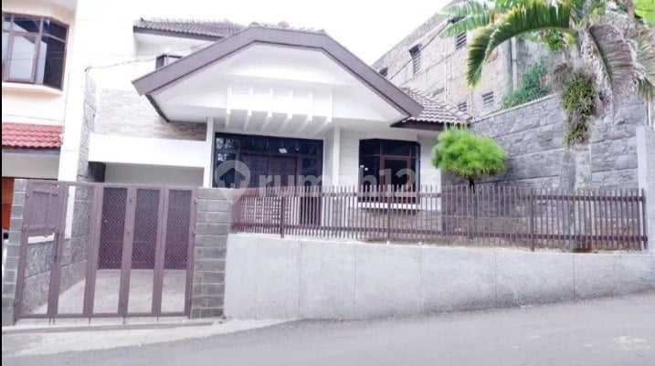 Affordable Ready-to-Occupy House in Hegarmanah, Serene Environment, Best Locations