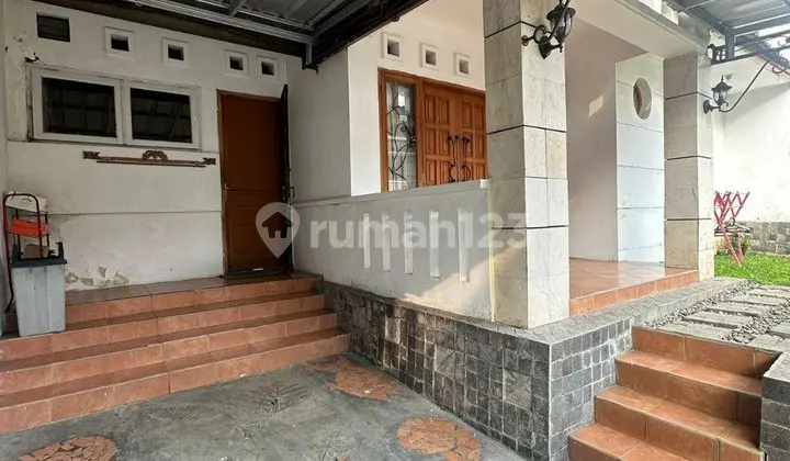 Rare Ready-to-Occupy House in Strategic Setiabudi Regency