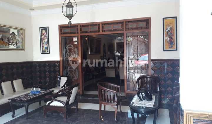 Javanese Ethnic House in the Heart of Yogyakarta City Location: Panembahan, Yogyakarta Palace
