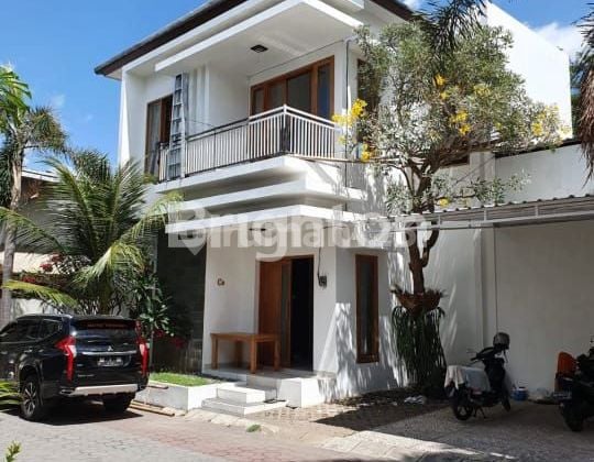 DISEWAKAN RUMAH MEWAH MINIMALIS DI UTARA JEC JL PLUMBON BANGUNTAPAN YOGYAKARTA