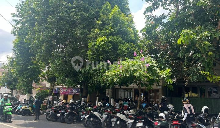 Dijual Cepat dan Murah Rumah Strategis Dekat Stadion Mandala Krida, Bonus 3 Ruang Usaha di Gondokusuman, Baciro, Yogyakarta\N