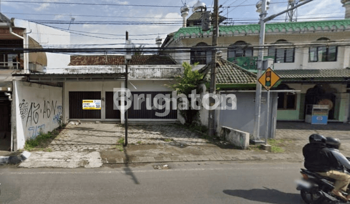 1-STORY COMMERCIAL SHOPHOUSE ON GODEAN ROAD, NEAR RING ROAD, GAMPING, SLEMAN, YOGYAKARTA