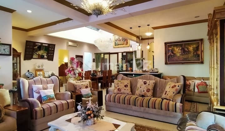 Rumah Bagus Dan Strategis Posisi Hook, Sudah SHM di Tebet Jakarta Selatan