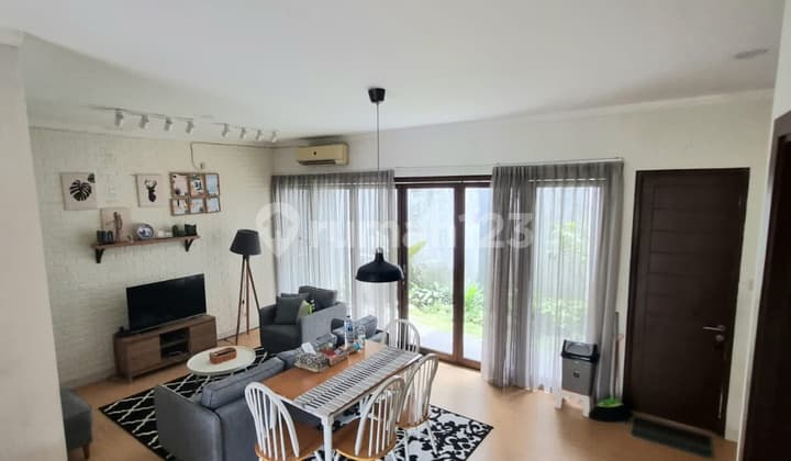 Rumah Bagus dan Cantik Semi Furnished di Sektor 9-Bintaro