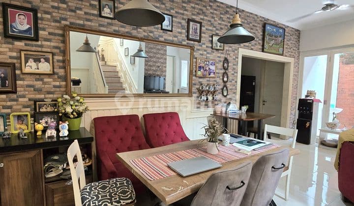Rumah Semi Furnished Stagategis Bagus di Bintaro Sekbil