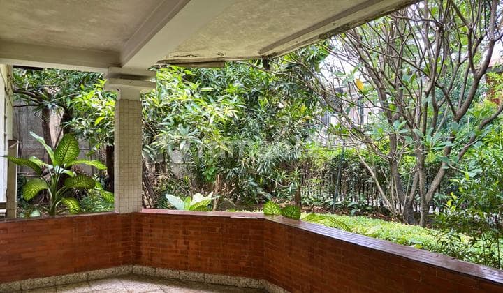 Rumah Bagus dan Sangat strategis sudah SHM di Menteng