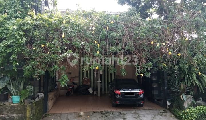 Regency Melati Mas House, 2 Houses Combined Into One and Strategic Location