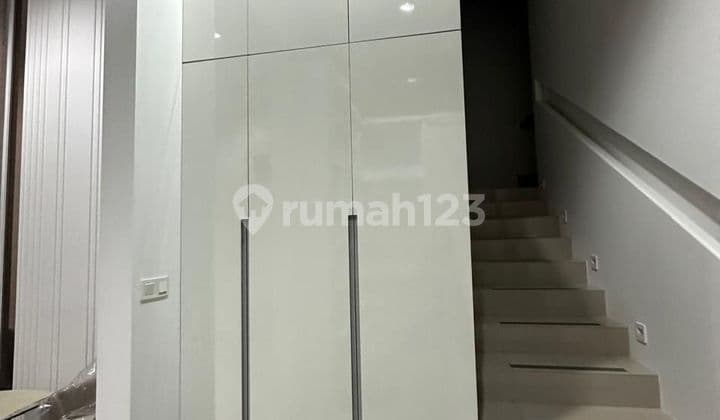Dijual Rumah Tahap 2 Ukuran 10X25 Furnish Interior Bagus Siap Huni Pik2