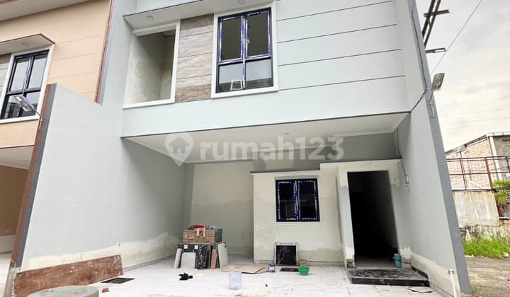 Rumah, 2 Lantai, SHM, di Surabaya Kota,