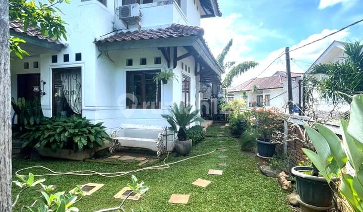 Jual Cepat Rumah Asri Ada Kolam Ikan di Cirendeu - 10069Et