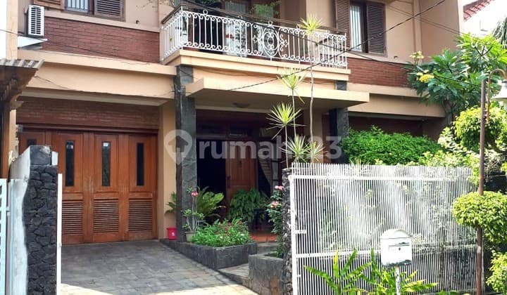 Di Jual Cepat Rumah Asri Luas di Sektor 2 Bintaro Jaya Tangerang Selatan - 10189Et